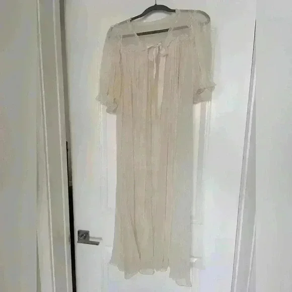 Vintage coquette Chiffon Coverup - Picture 2 of 3